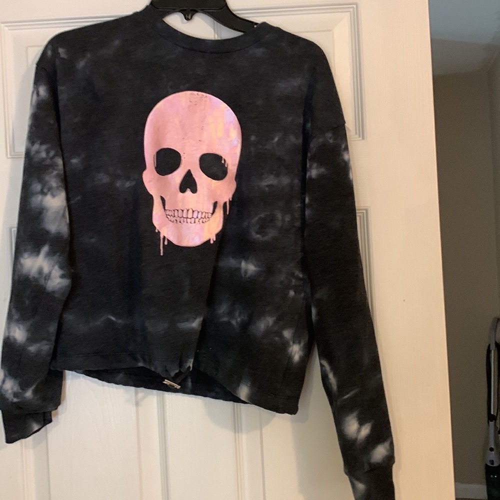 Skull sweat shirt